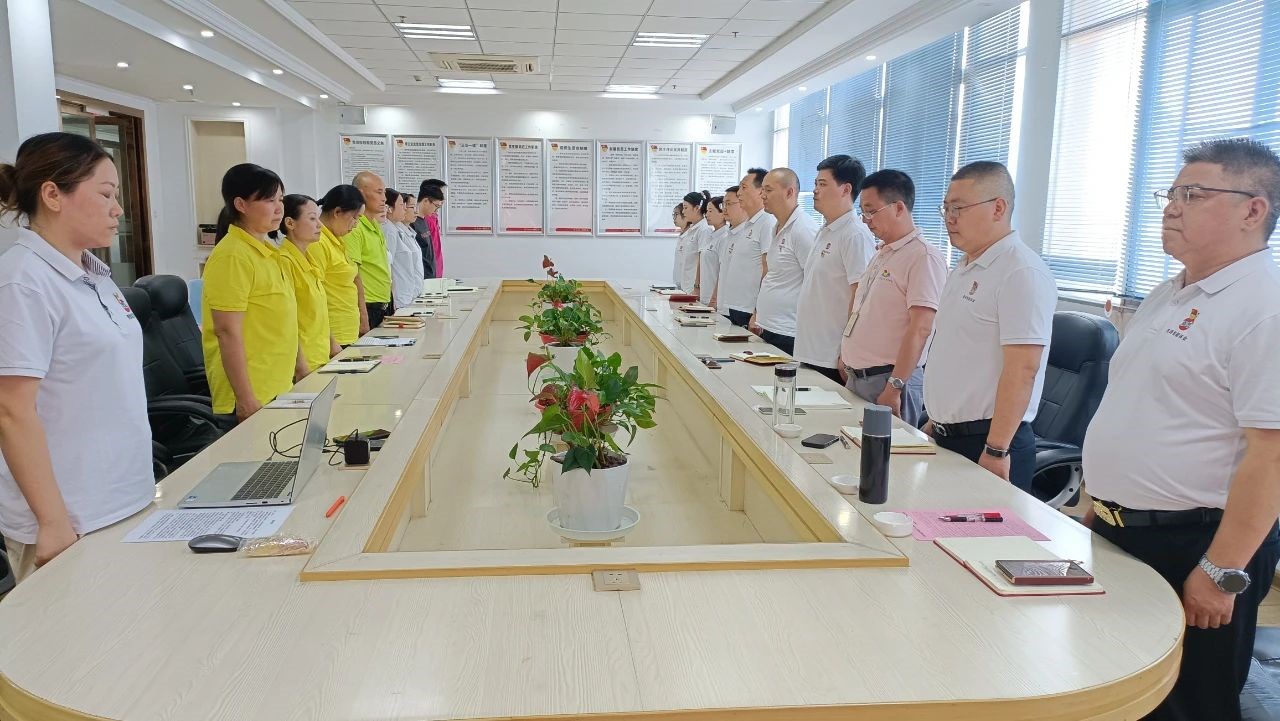 党建生产两手抓，党员骨干双培养！尧舜智能科技集团各公司党支部联合召开关于郑宁红等同志入党宣誓大会